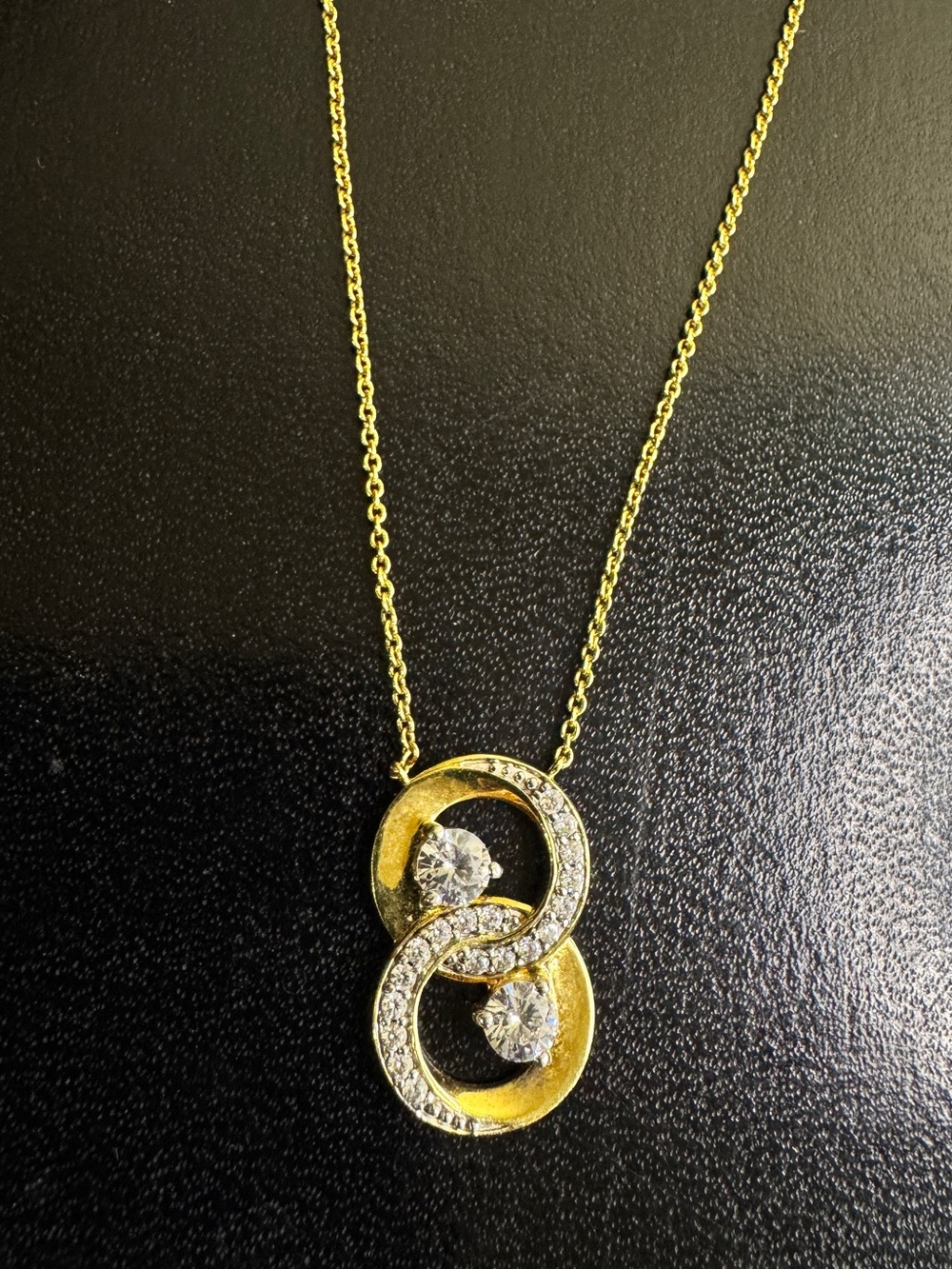 Vintage Interlocking Circle Pendant Necklace with Clear cubic zirconia